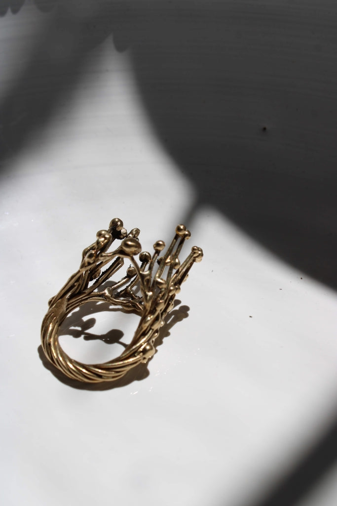 Intueri |ring|