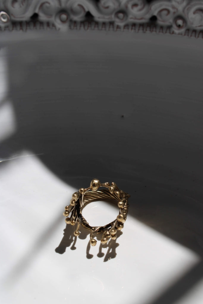 Intueri |ring|