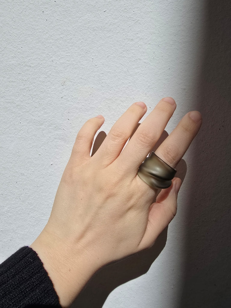 Agapurni NO. 1 in Smoky Opaque |Ring|