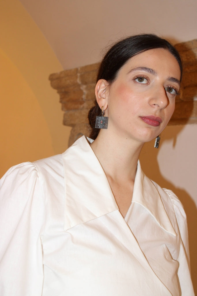 Apotrépein |Earrings|