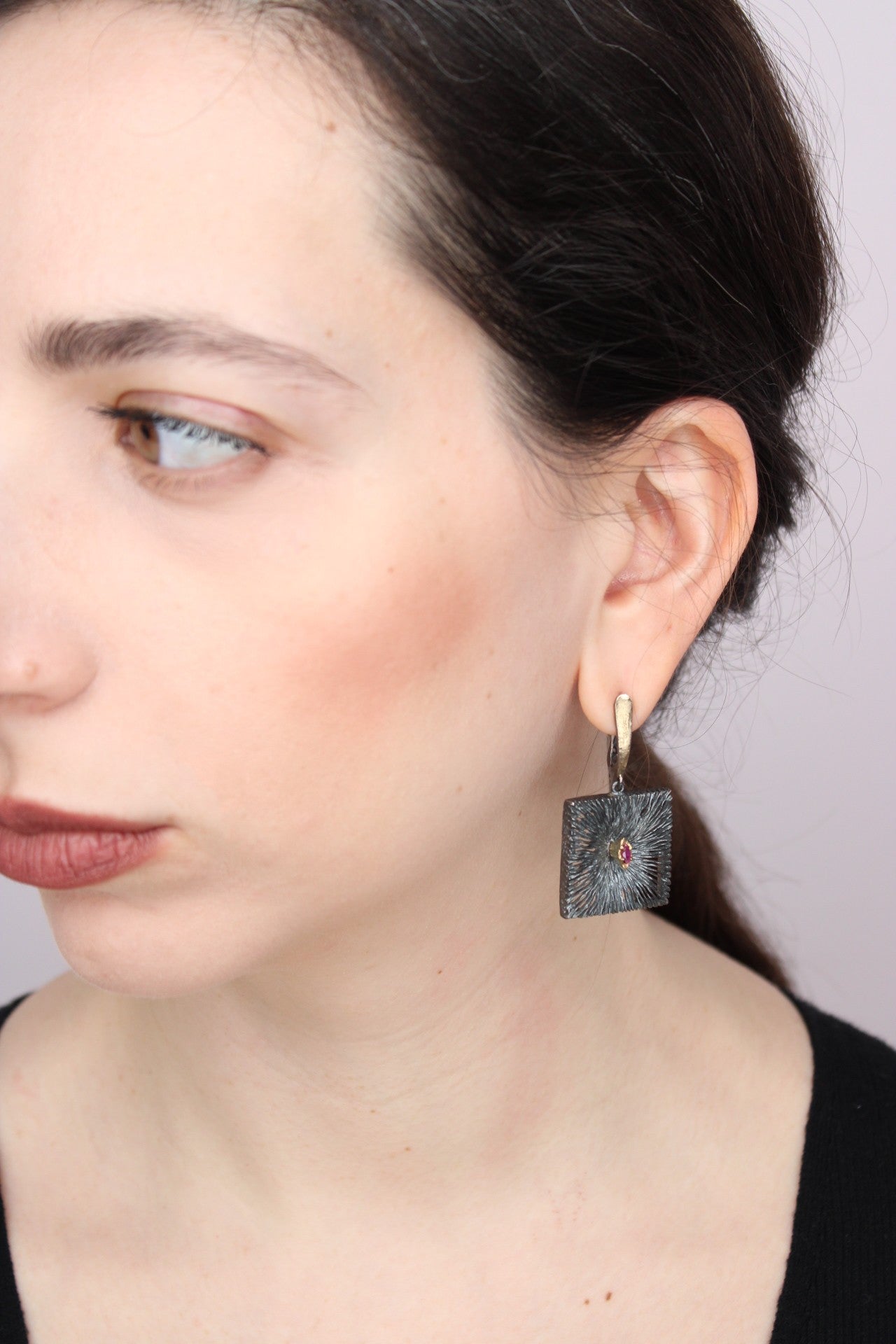 Apotrépein |Earrings|