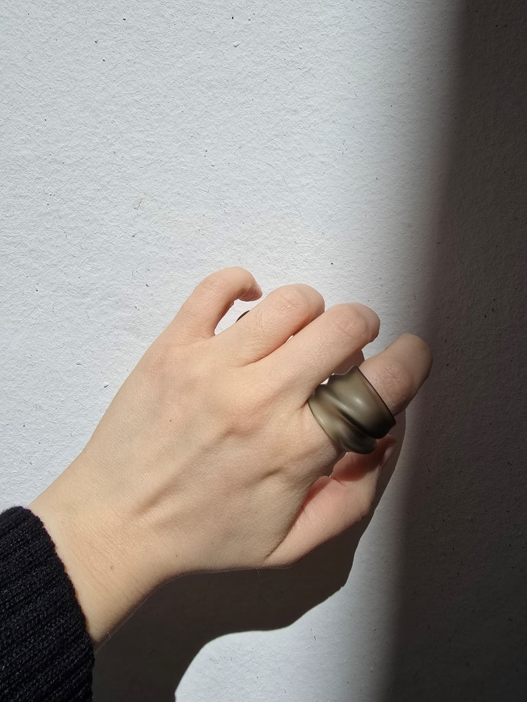 Agapurni NO. 1 in Smoky Opaque |Ring|