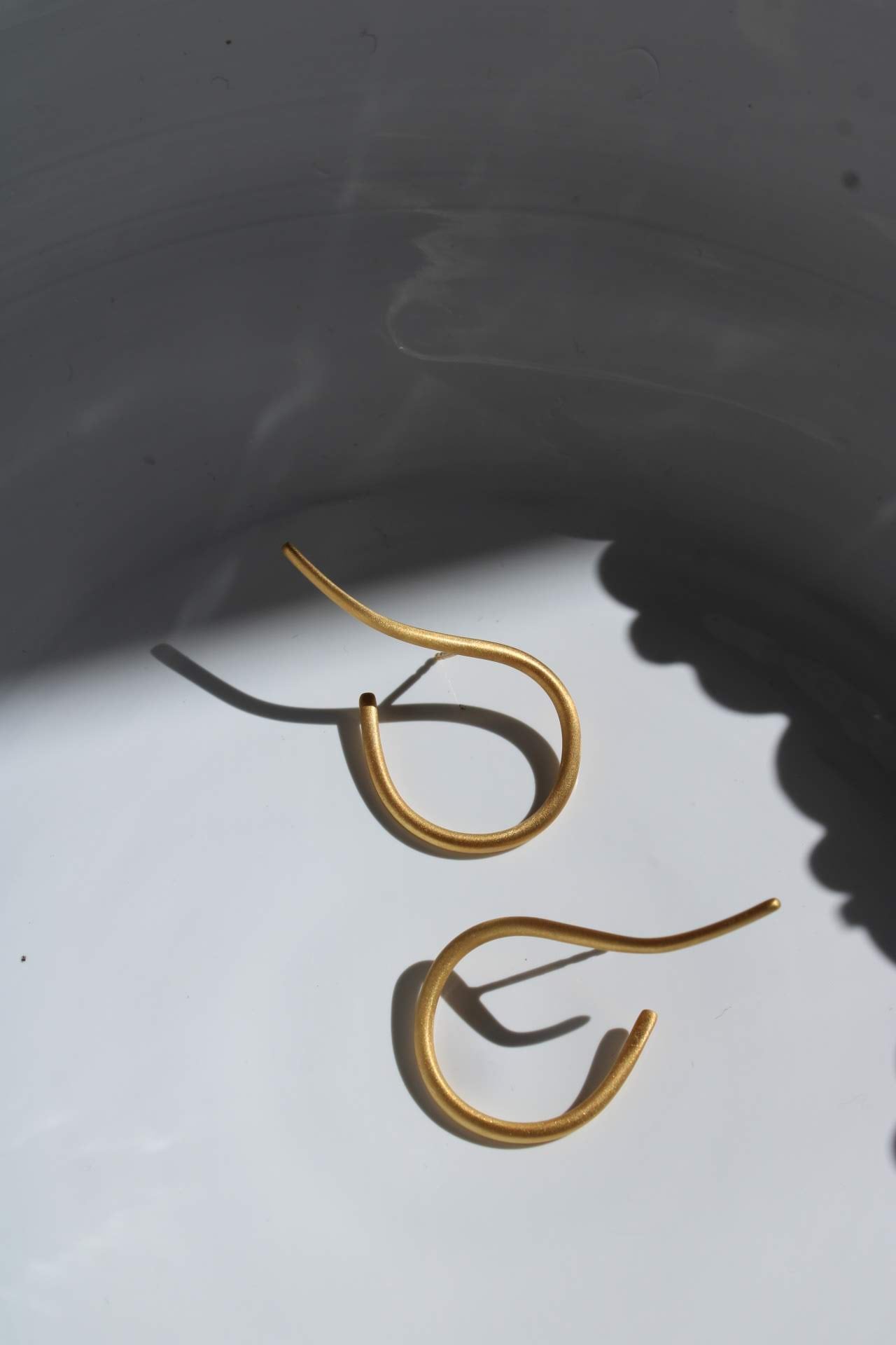 Rho in Matte Gold |Earrings|