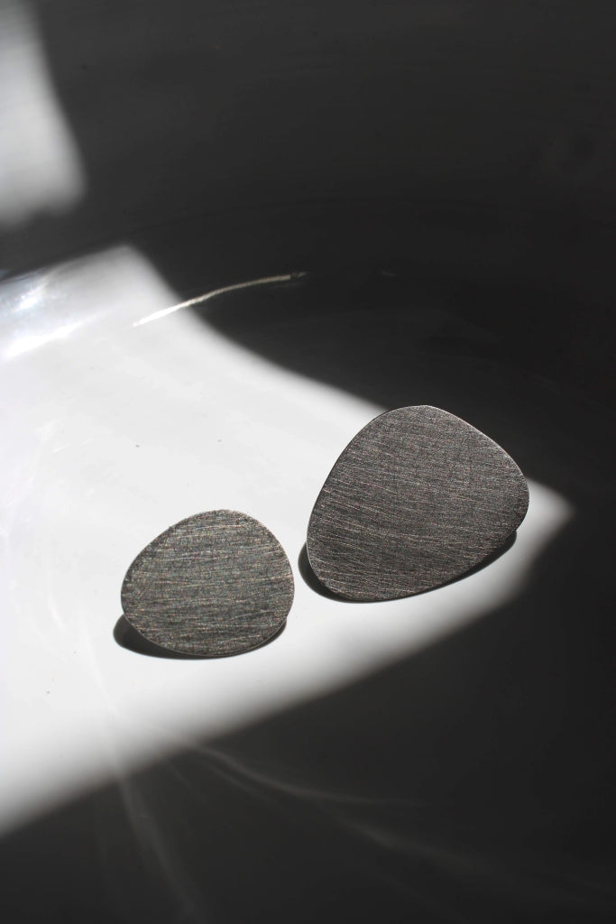 Stone Asymmetrical in Black |earrings|