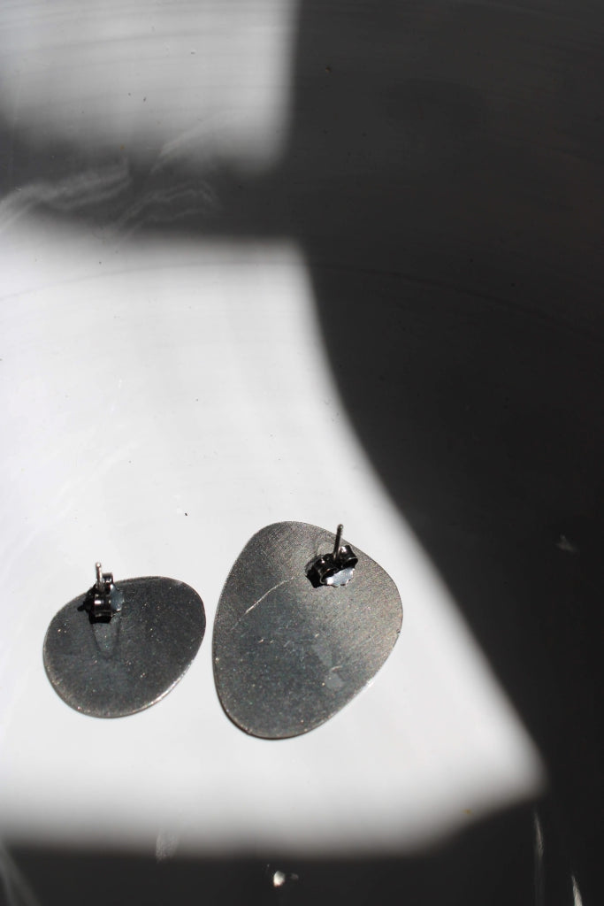 Stone Asymmetrical in Black |earrings|