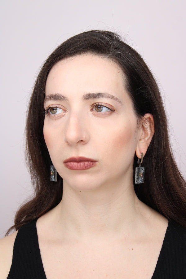 Apotrépein |Earrings|