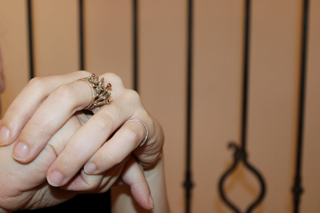 Minima Ring with 5 Garnets
