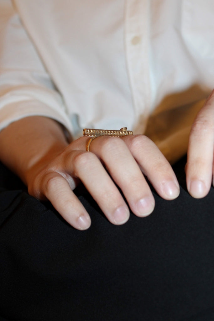 Side-Eye Ring