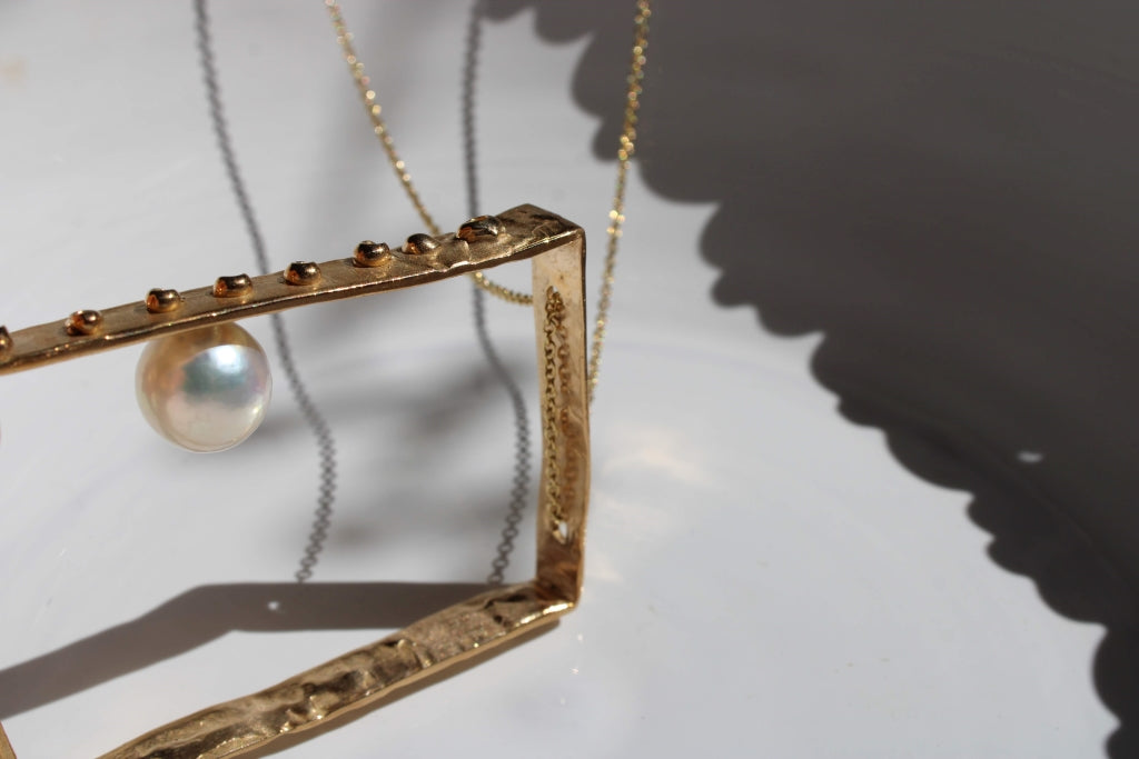 Pearl On Your Side Necklace - Version II