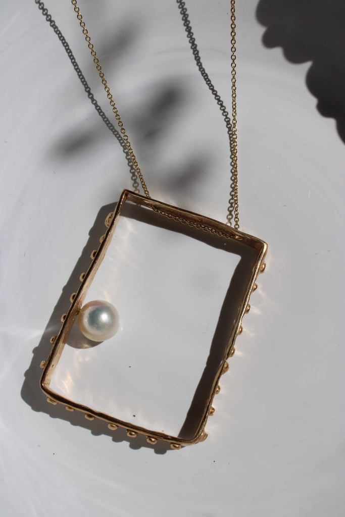 Pearl On Your Side Necklace - Version II